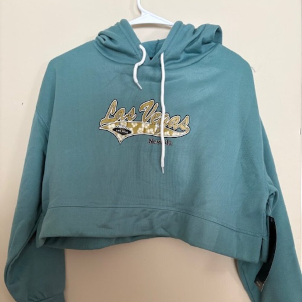 NWT Crop Las Vegas Hoodie, size Med